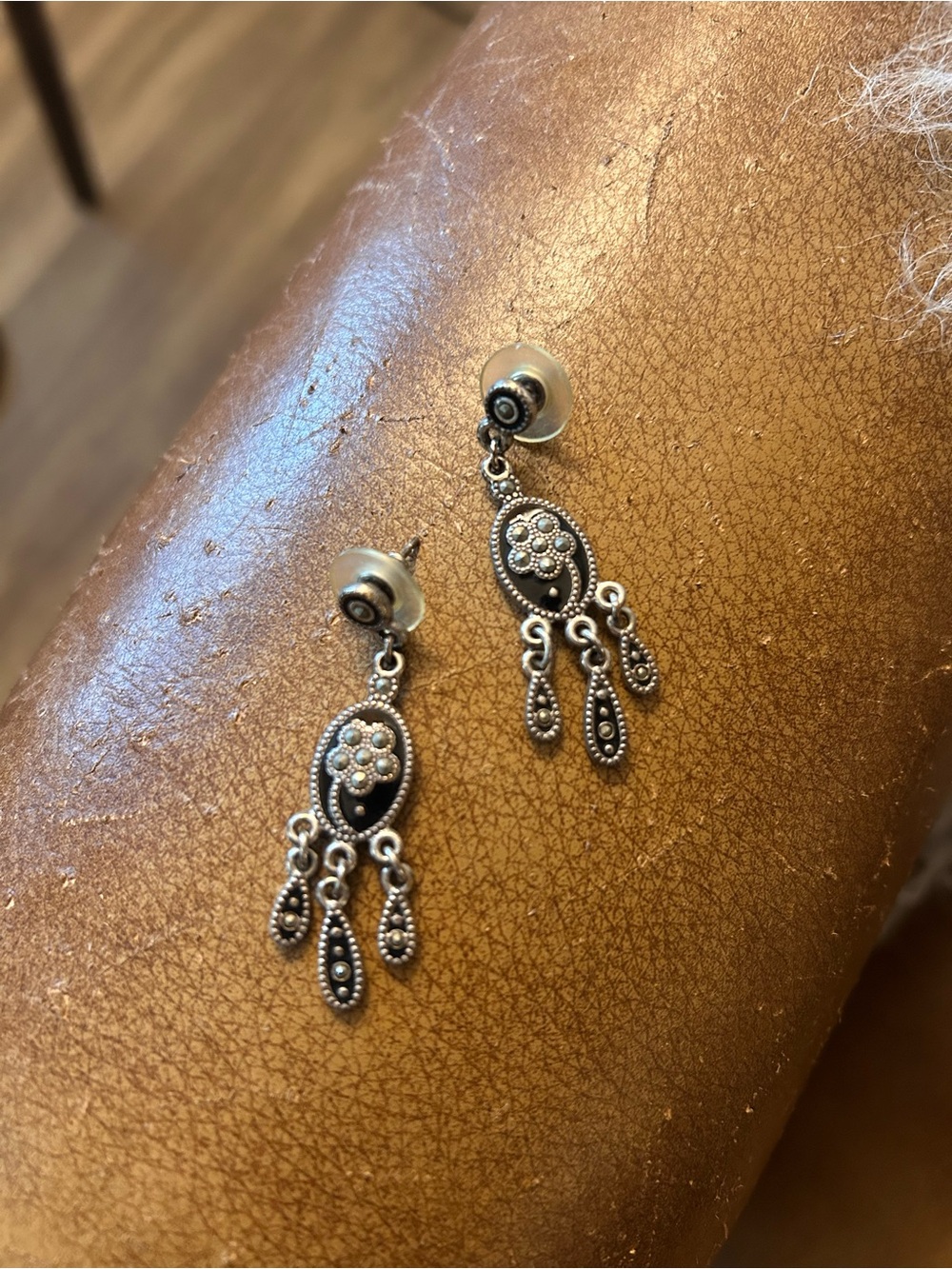 BRIGHTON VICTORIAN EARRINGS